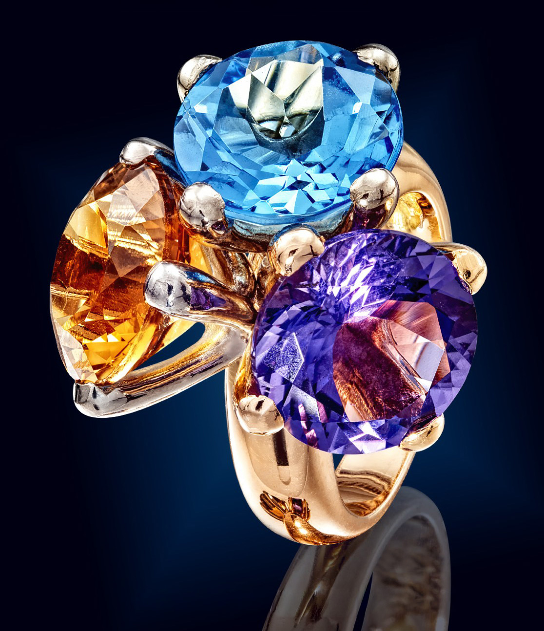 Advertising jewellery photography by Rico Ploeg